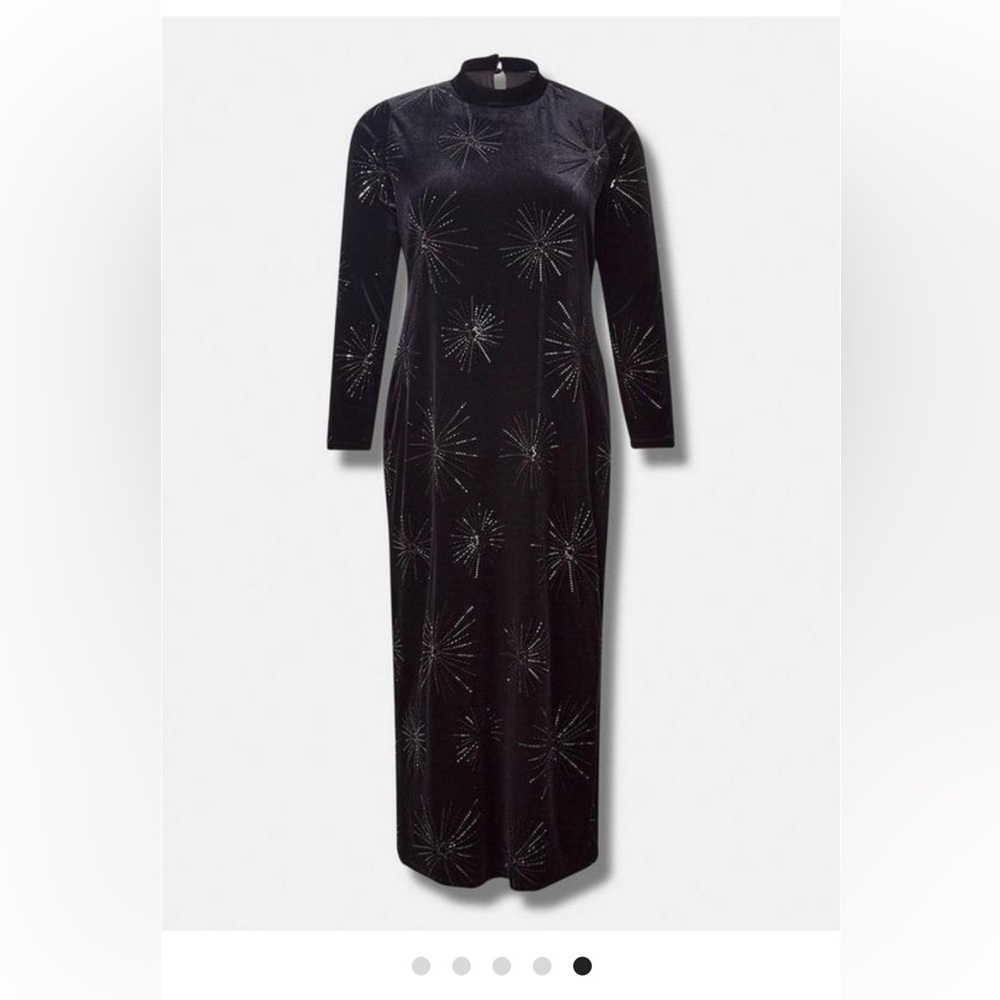 Maxi Beaded Embroidery
Velvet Mock Neck Dress size 1X NWT